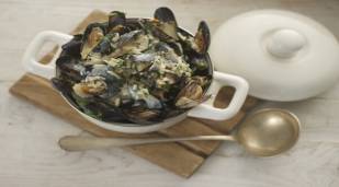 A dish of Irish Cider Mussels made with Lakeland Dairies products