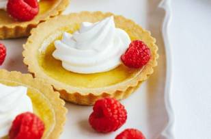 mini lemon raspberry tartlets”>
            </picture>
            
        </div>
        <p class=